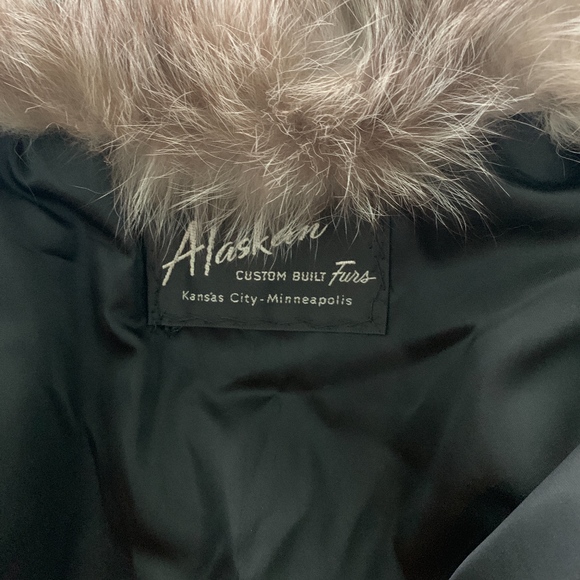 Full Length Alaskan custom built mink coat - Picture 3 of 3